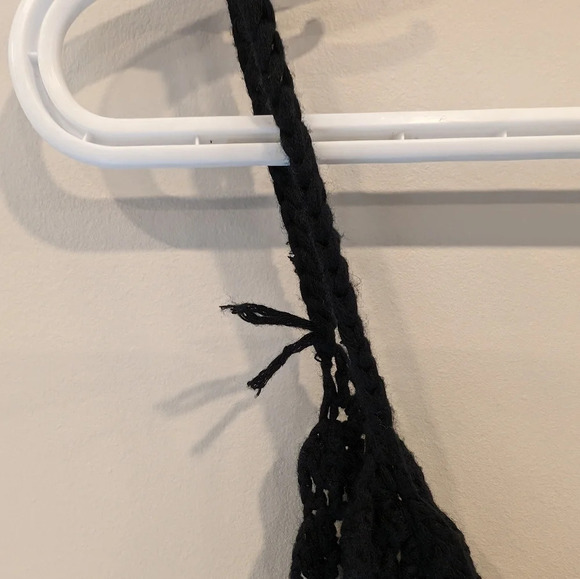 LA  Hearts PacSun Black Macrame Knit Button Front Tank Top - Small Woman - Picture 5 of 8